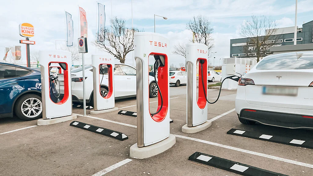 Tesla Şarj Kablosu, Adaptör ve Donanım Arızaları Hakkında Bilmeniz Gerekenler