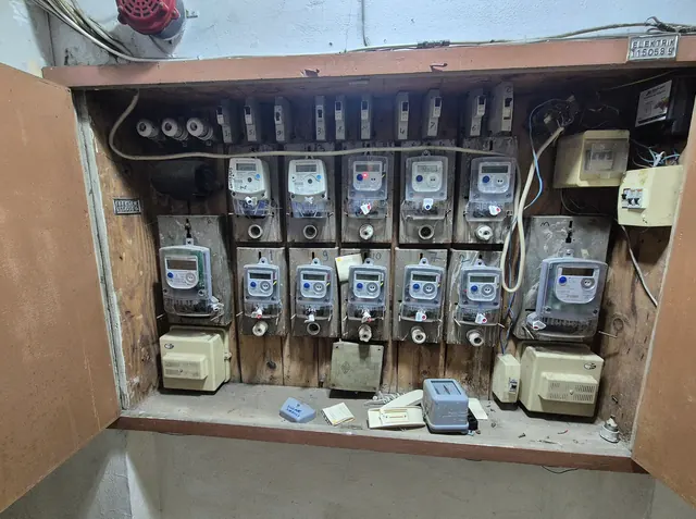 Eski Ahşap Elektrik Panoları Neden Değiştirilmeli?