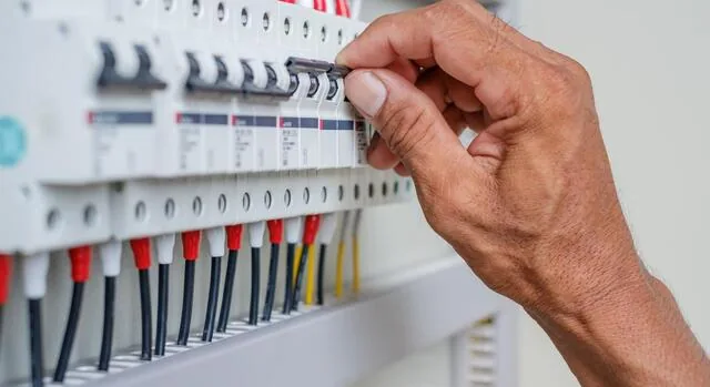 Sigorta Atıyor, Ne Yapmalıyım? Adım Adım Sorun Giderme