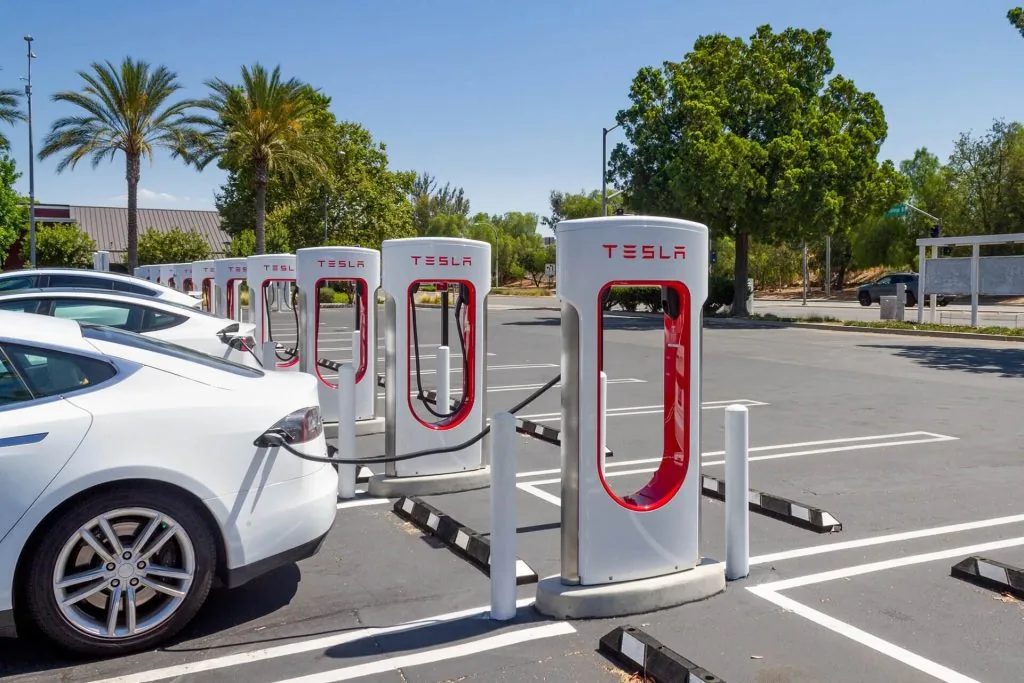 Tesla Aracınız Yavaş mı Şarj Oluyor? Bunlara Dikkat Edin!