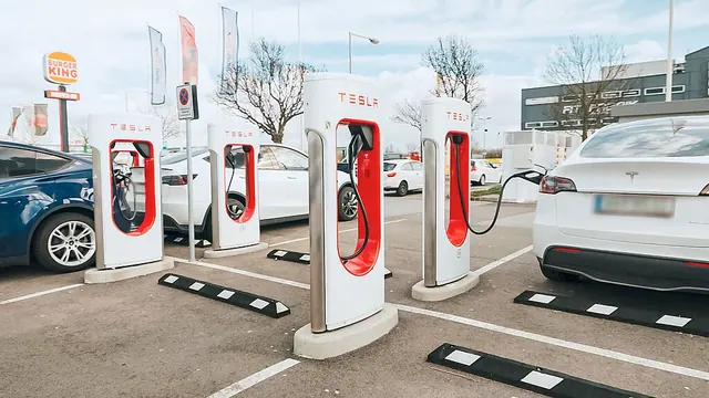 Tesla Şarj Kablosu, Adaptör ve Donanım Arızaları Hakkında Bilmeniz Gerekenler