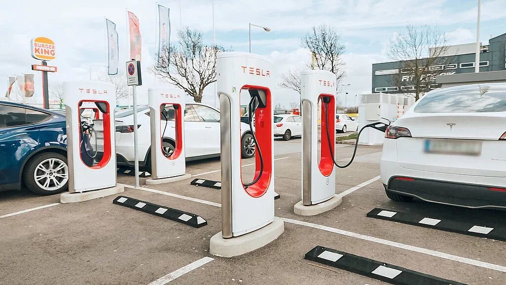 Tesla Şarj Kablosu, Adaptör ve Donanım Arızaları Hakkında Bilmeniz Gerekenler